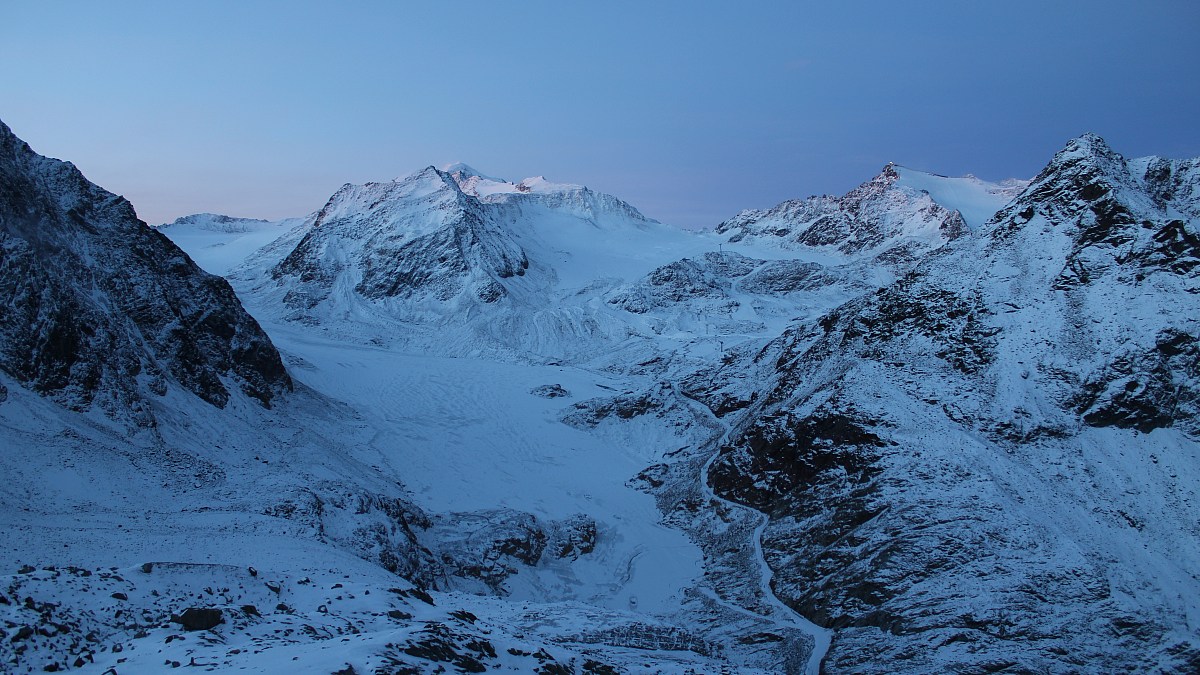 Braunschweiger Hütte - Blick zum Mittelbergferner und zur Wildspitze ...