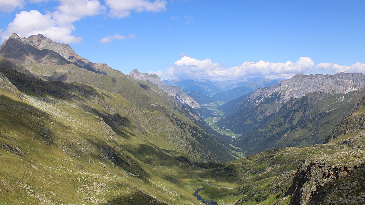 Bremer Hütte - Blick nach Osten ins Gschnitztal - Foto-Webcam.eu