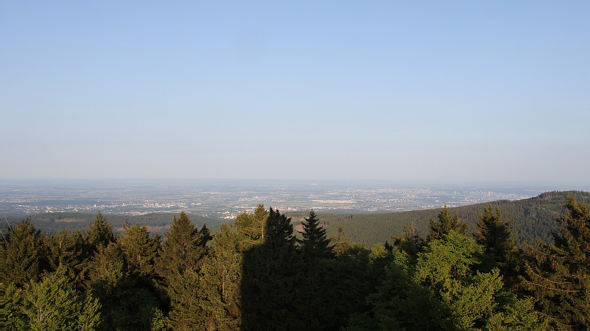 Großer Feldberg im Taunus - Blick über Frankfurt nach Südosten - Foto ...