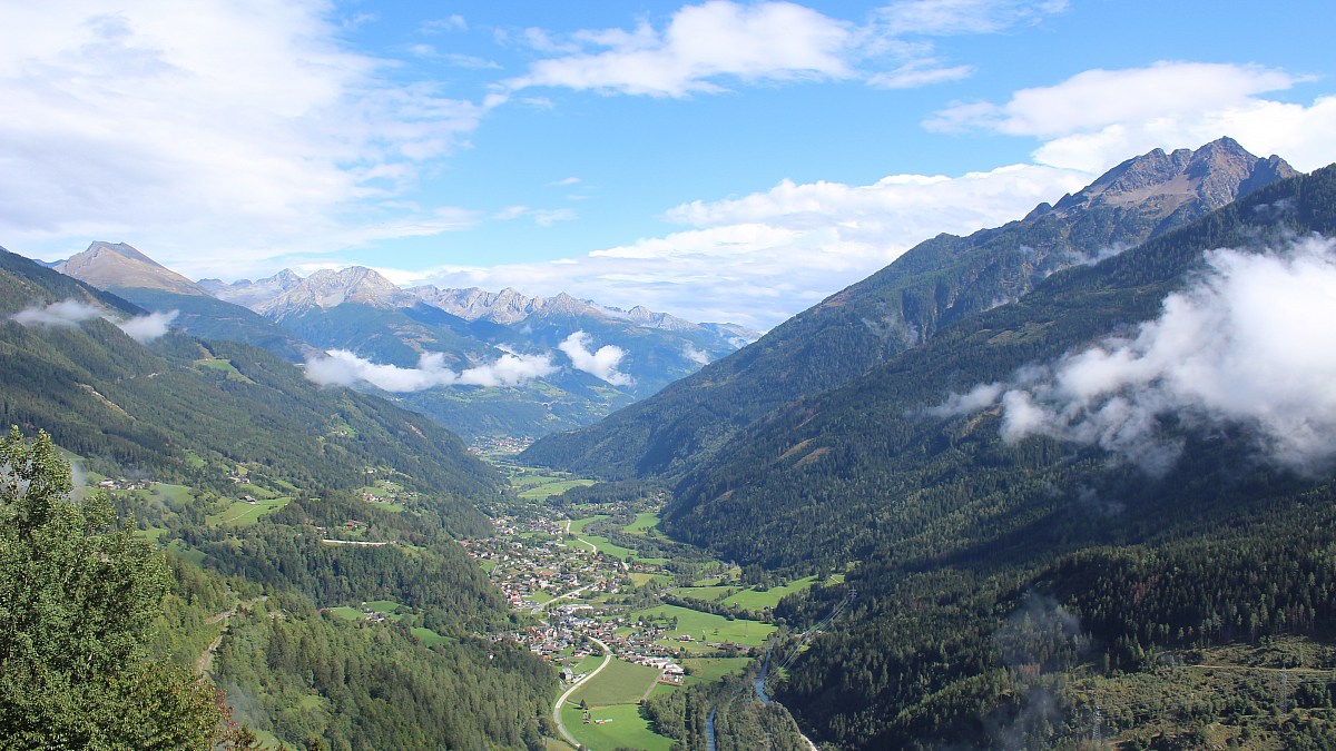 Flattach   Grafenberg - Blick Zum Appartementhaus Lercher - Foto-webcam.eu