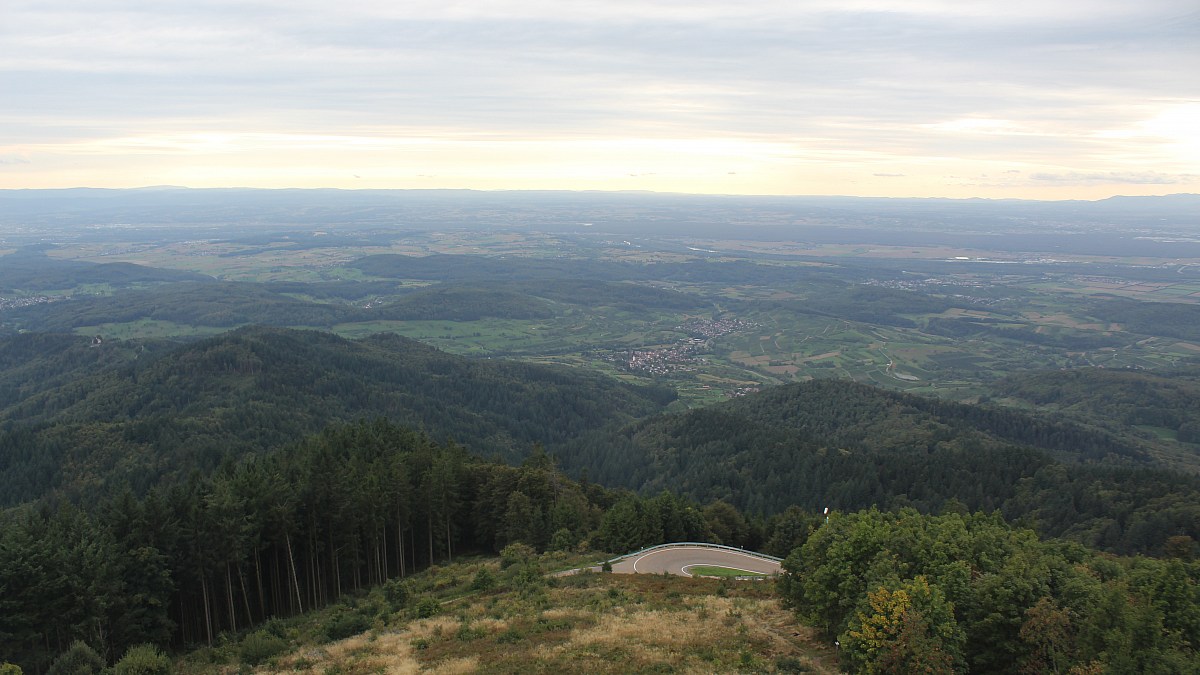 Hochblauen / Schwarzwald - Blick ins Rheintal - Foto-Webcam.eu