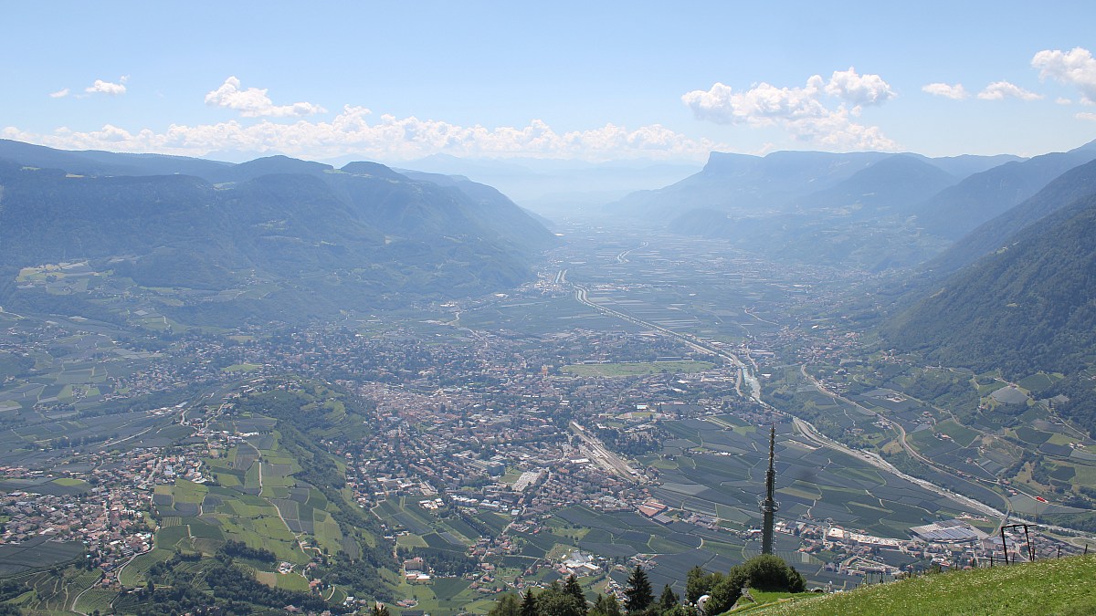 Berggasthaus Hochmuth - Dorf Tirol / Meran - Blick nach Südosten - Foto ...