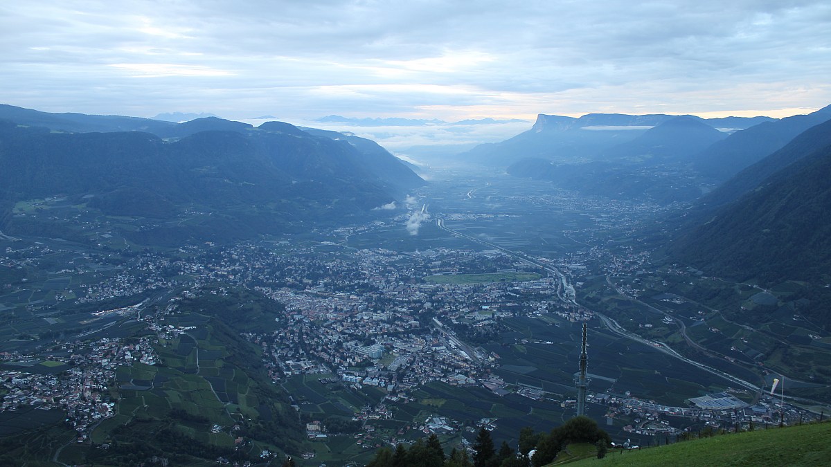 Berggasthaus Hochmuth - Dorf Tirol / Meran - Blick nach Südosten - Foto ...