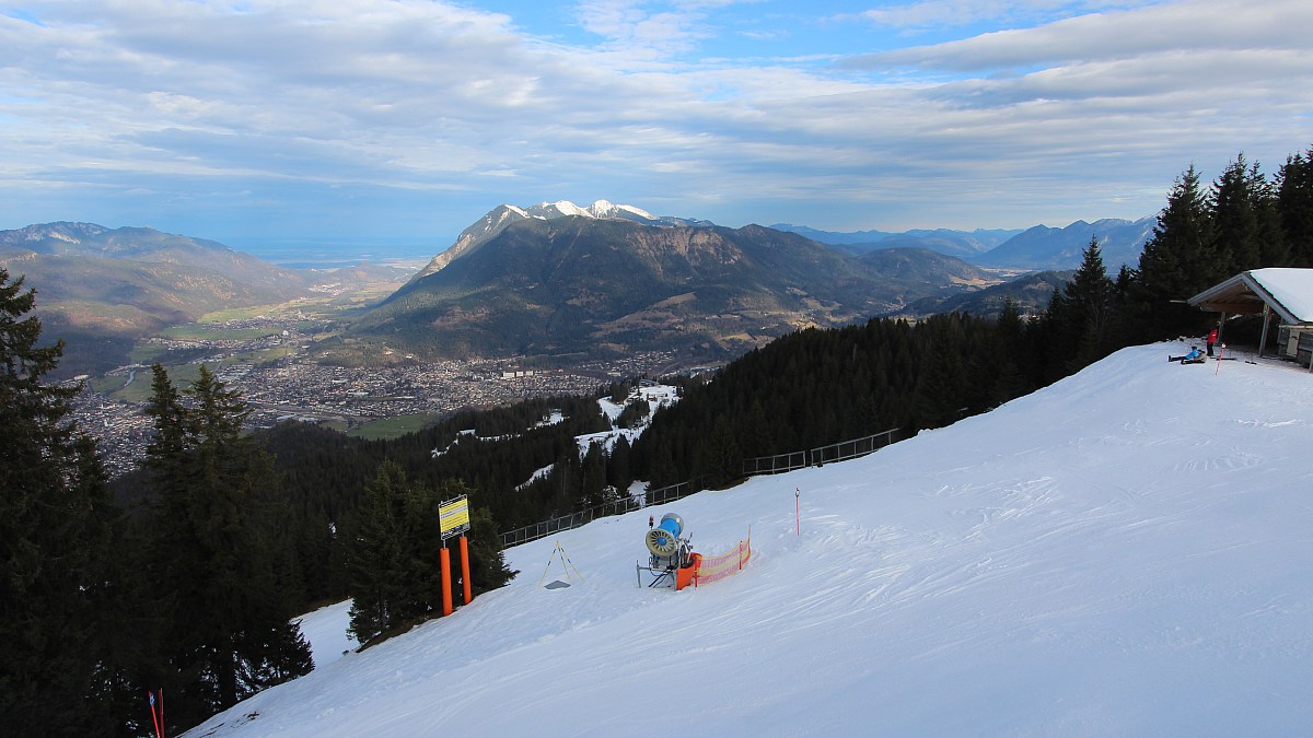 Kandahar-Express am Kreuzjoch - Garmisch-Classic - Blick nach Nordosten ...