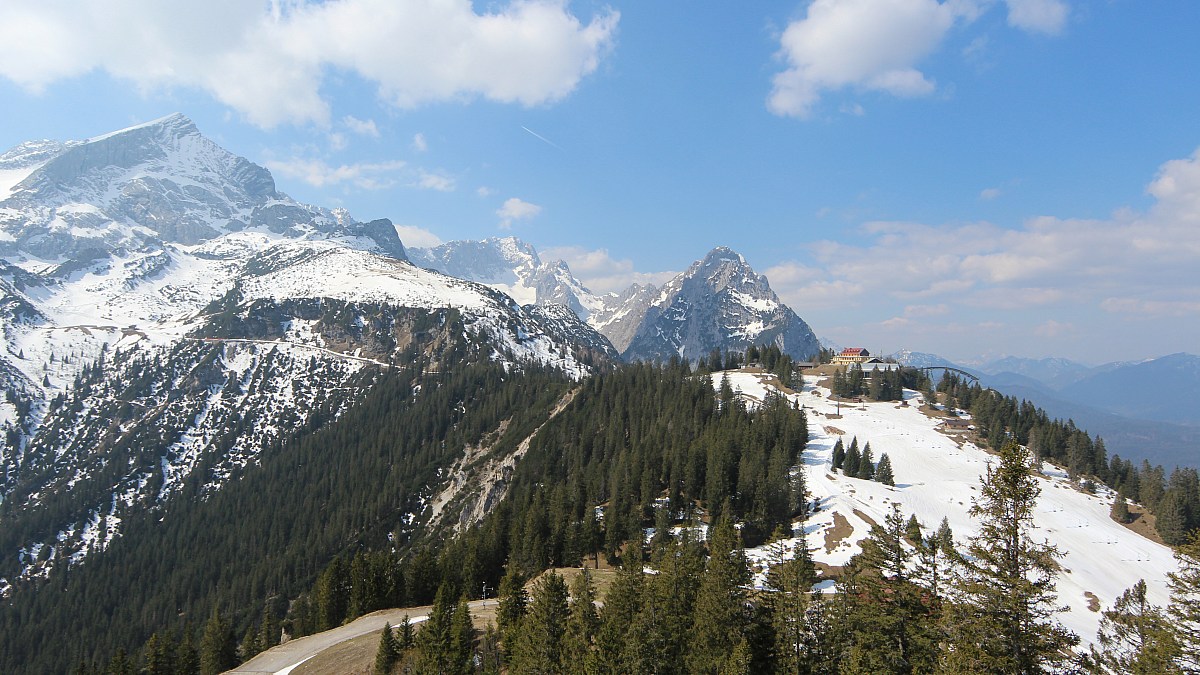 Kreuzeck Bergstation - Garmisch-Classic - Blick zur Alpspitze und ...