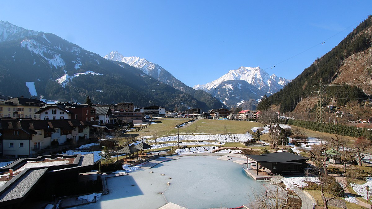 Neuhaus Zillertal Resort / Mayrhofen - Blick nach Südwesten - Foto ...