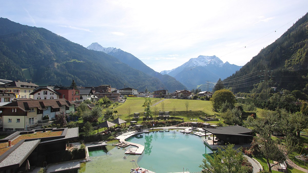 Neuhaus Zillertal Resort / Mayrhofen - Blick nach Südwesten - Foto ...