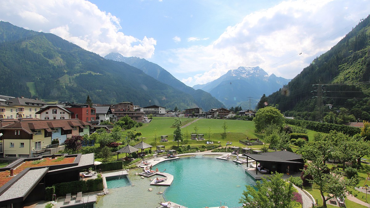 Neuhaus Zillertal Resort / Mayrhofen - Blick nach Südwesten - Foto ...