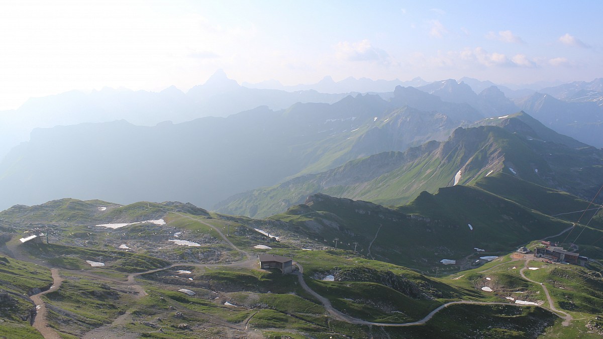 Nebelhornbahn Gipfelstation - Oberstdorf - Blick nach Südosten - Foto ...