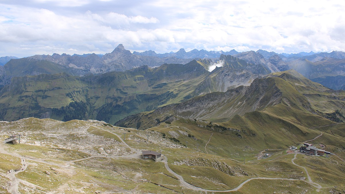 Nebelhornbahn Gipfelstation - Oberstdorf - Blick nach Südosten - Foto ...