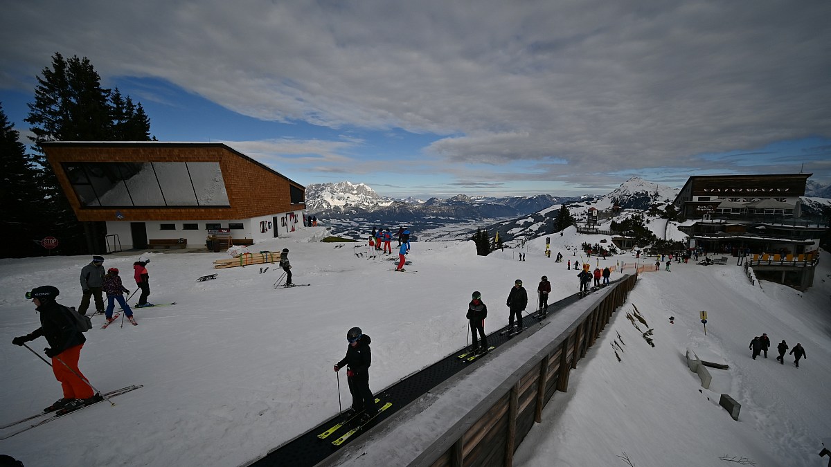 Kitzbühel / Starthaus Hahnenkamm - Blick Nach Norden Zum Kitzbüheler ...