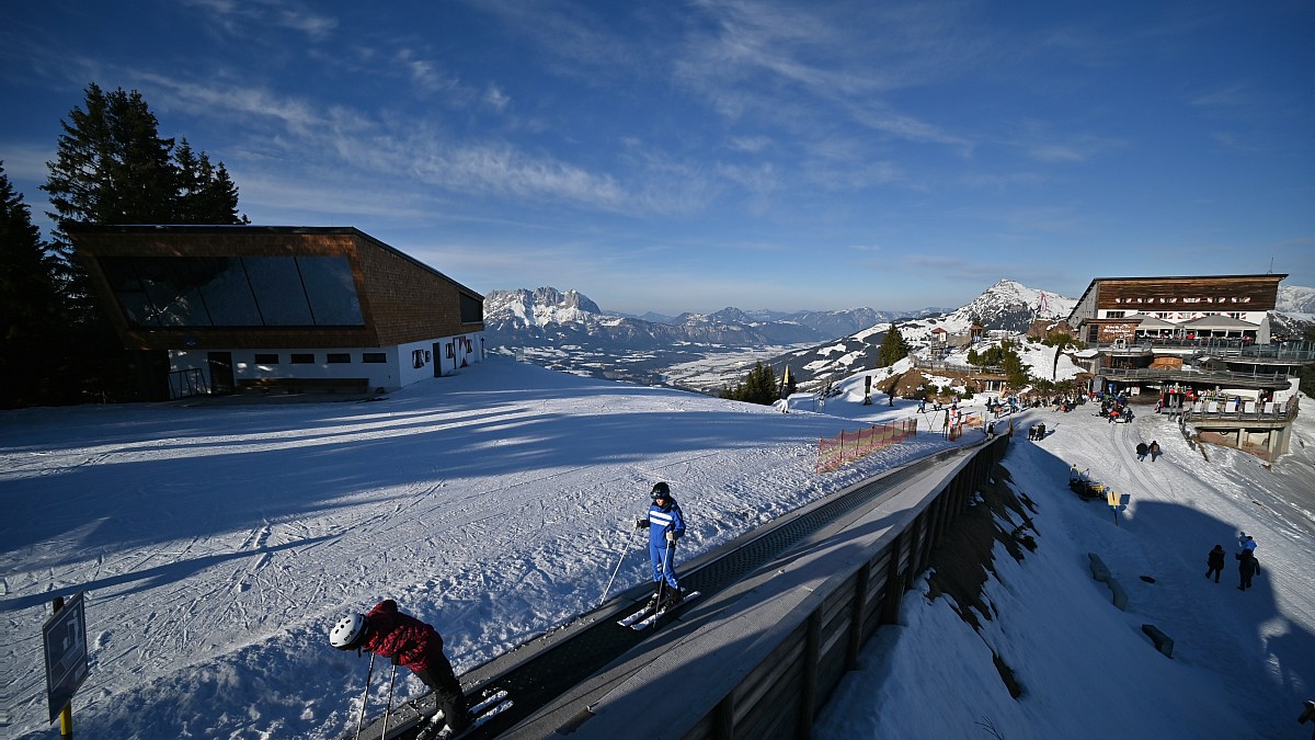 Kitzbühel / Starthaus Hahnenkamm - Blick Nach Norden Zum Kitzbüheler ...