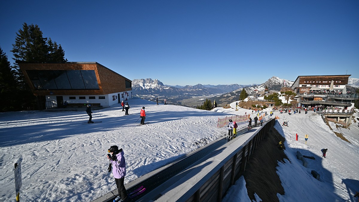 Kitzbühel / Starthaus Hahnenkamm - Blick Nach Norden Zum Kitzbüheler ...