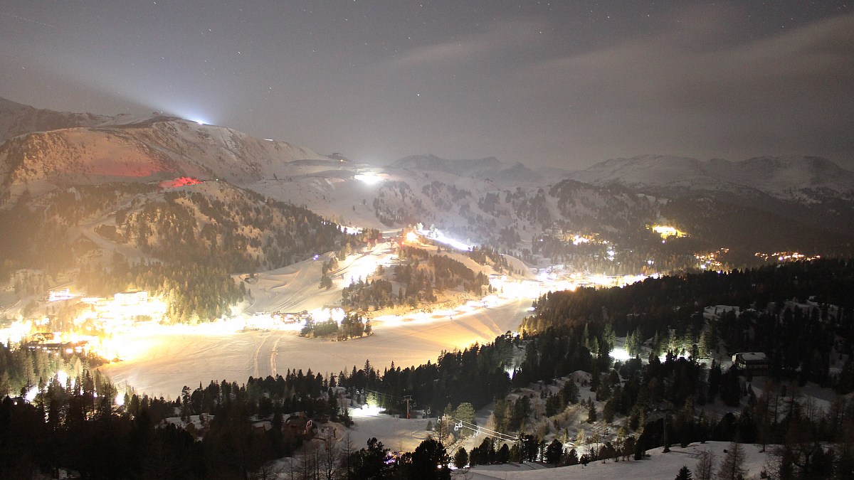 Turracher Höhe / Weitentallift Berg - Blick Auf Den Turracher See ...