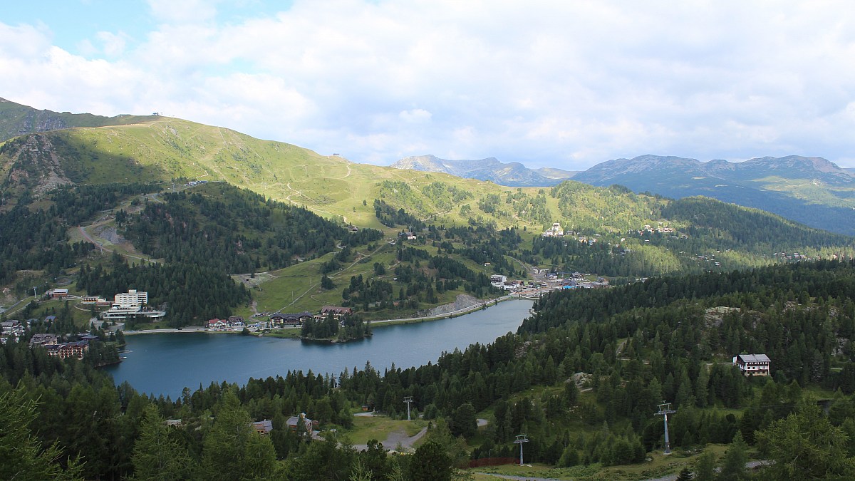 Turracher Höhe / Weitentallift Berg - Blick Auf Den Turracher See ...