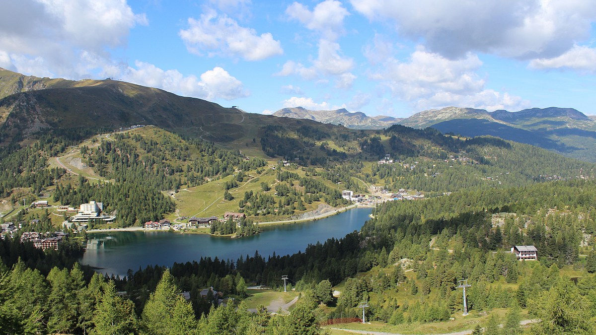 Turracher Höhe / Weitentallift Berg - Blick Auf Den Turracher See ...