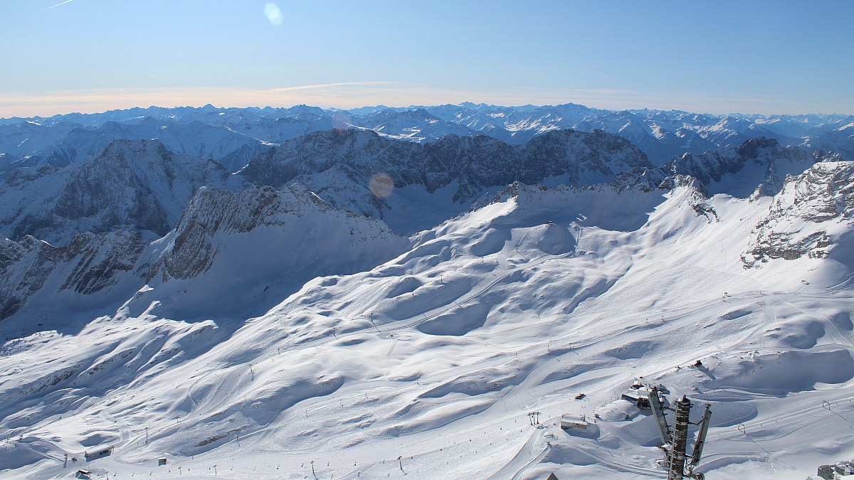 Wetterwarte Zugspitze - Blick über das Zugspitzplatt nach Süden - Foto ...