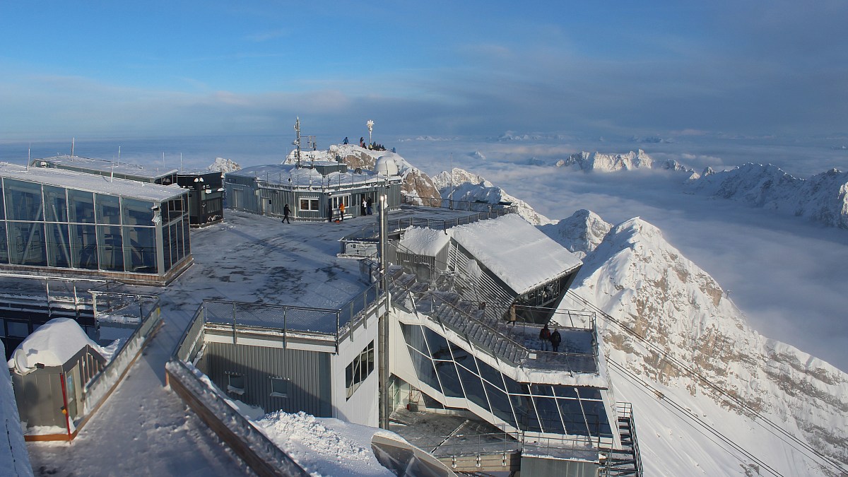 Wetterwarte Zugspitze - Blick über den Gipfel nach Osten - Foto-Webcam.eu